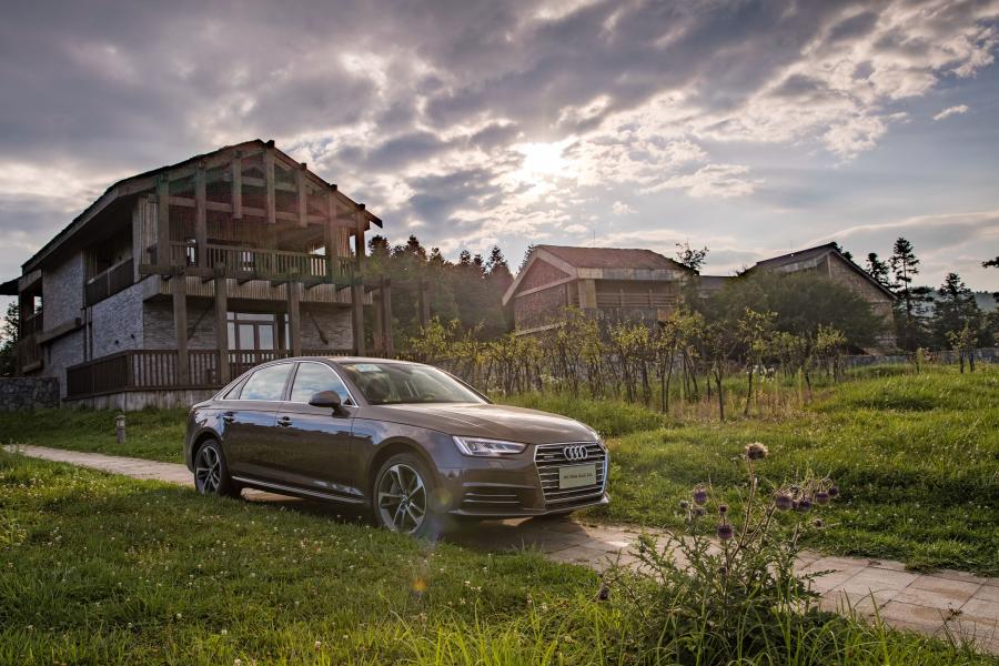  Audi A4 L 45 TFSI Quattro (B9) 2016 года  (CN) (фото 10 из 13)